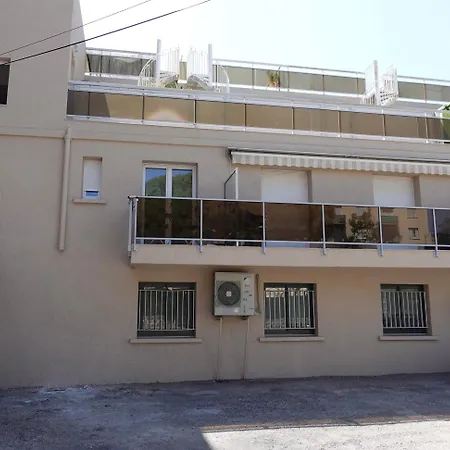 Climatise Avec Balcon A 10 Mn Des Plages * Saint-Raphaël